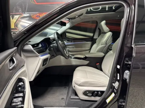 More photos of 2023 Jeep Grand Cherokee L Overland at Seay Motors, KY