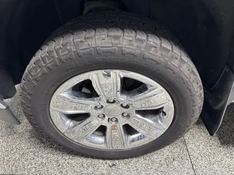 Another view of 2018 GMC Sierra 1500 SLT for sale in Mayfield, KY at Seay Motors
