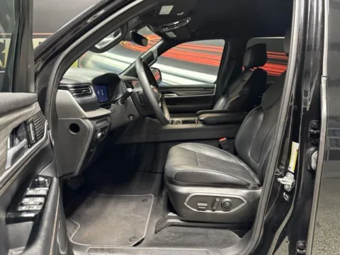 More photos of 2024 Jeep Wagoneer Series III at Seay Motors, KY