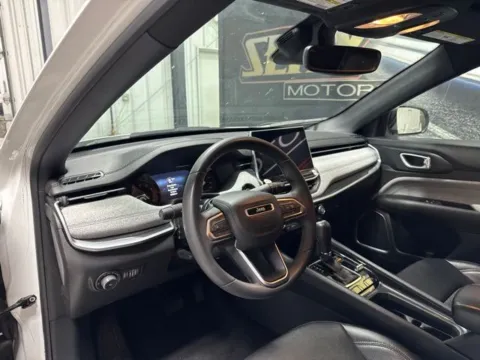 More photos of 2024 Jeep Compass Latitude at Seay Motors, KY