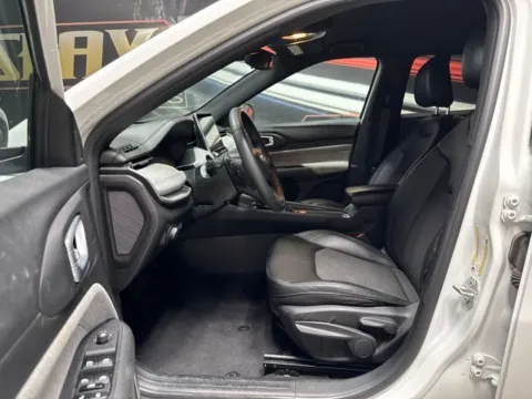 More photos of 2024 Jeep Compass Latitude at Seay Motors, KY