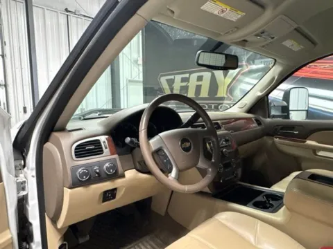 More photos of 2013 Chevrolet Silverado 2500HD LTZ at Seay Motors, KY