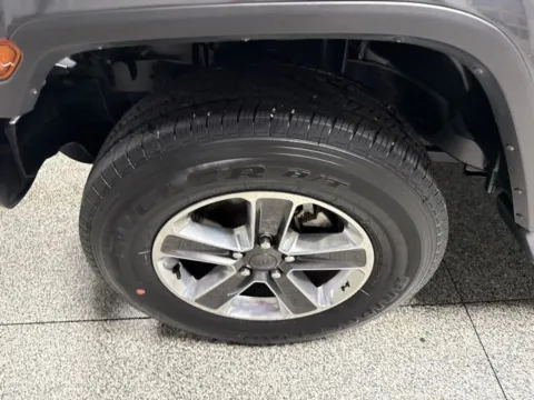 More photos of 2022 Jeep Wrangler Unlimited Sahara at Seay Motors, KY