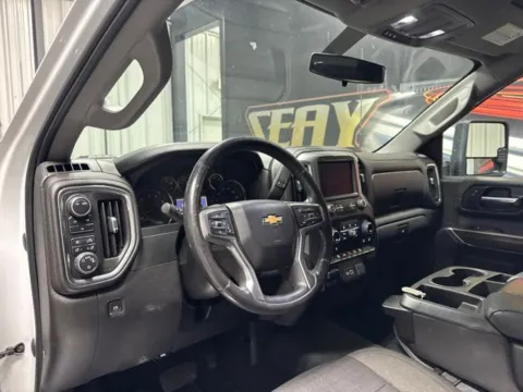 More photos of 2022 Chevrolet Silverado 2500HD LT at Seay Motors, KY