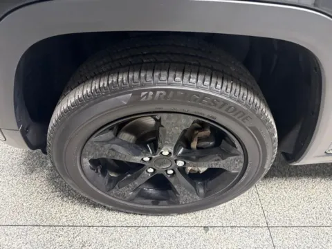 More photos of 2023 Jeep Grand Cherokee L Altitude at Seay Motors, KY