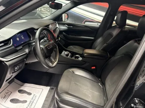 More photos of 2023 Jeep Grand Cherokee L Altitude at Seay Motors, KY