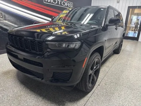 Photos of 2023 Jeep Grand Cherokee L Altitude for sale in Mayfield, KY at Seay Motors