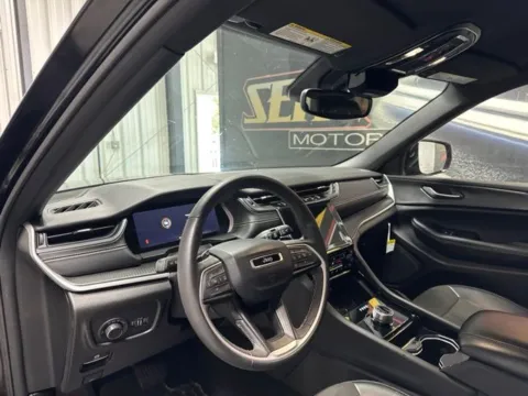 More photos of 2023 Jeep Grand Cherokee L Altitude at Seay Motors, KY