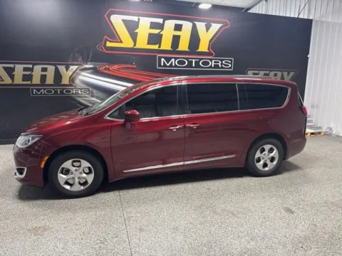 Photos of 2017 Chrysler Pacifica Touring L Plus for sale in Mayfield, KY at Seay Motors