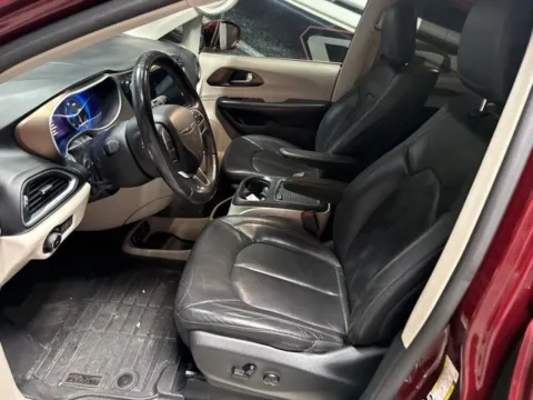 More photos of 2017 Chrysler Pacifica Touring L Plus at Seay Motors, KY