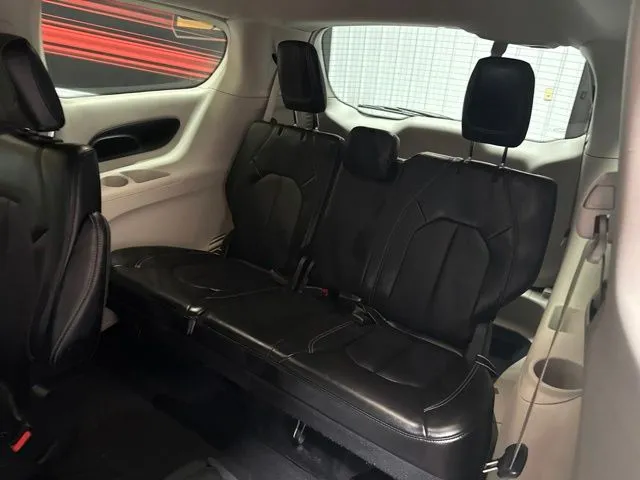 2024 Chrysler Pacifica Touring L - Photo 13