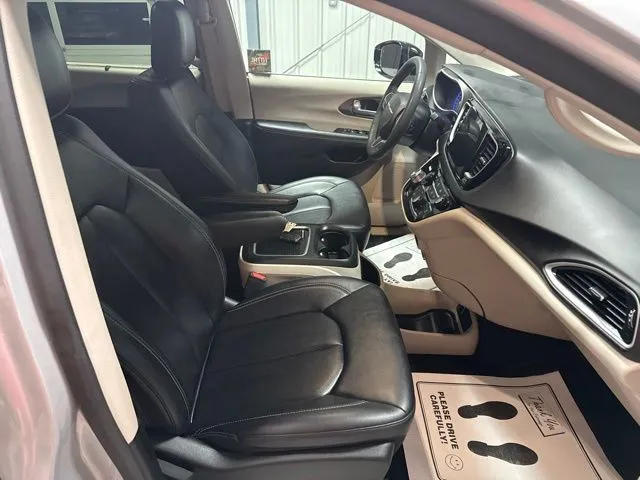 2024 Chrysler Pacifica Touring L - Photo 23