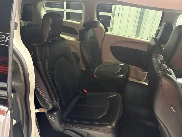 2024 Chrysler Pacifica Touring L - Photo 21