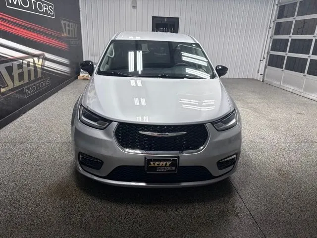 2024 Chrysler Pacifica Touring L - Photo 28