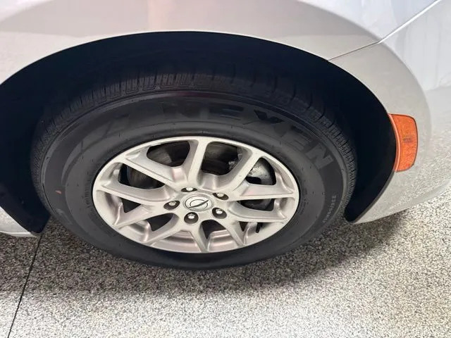 2024 Chrysler Pacifica Touring L - Photo 26