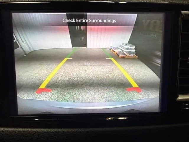 2024 Chrysler Pacifica Touring L - Photo 9
