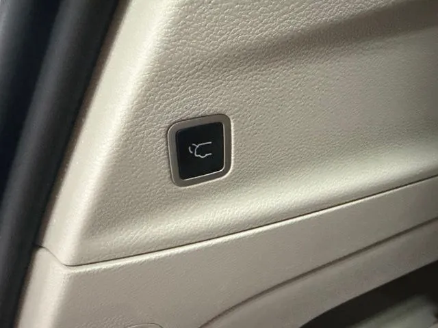 2024 Chrysler Pacifica Touring L - Photo 18