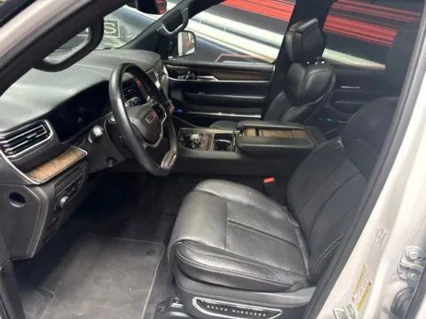 More photos of 2023 Jeep Grand Wagoneer at Seay Motors, KY