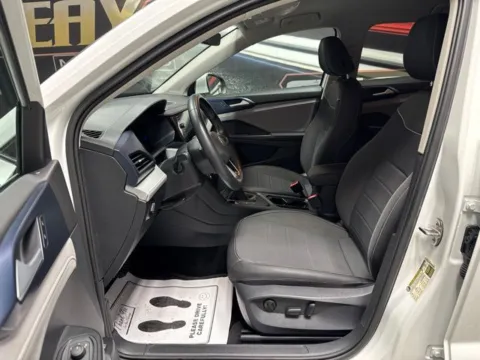 More photos of 2024 Volkswagen Taos 1.5T SE at Seay Motors, KY