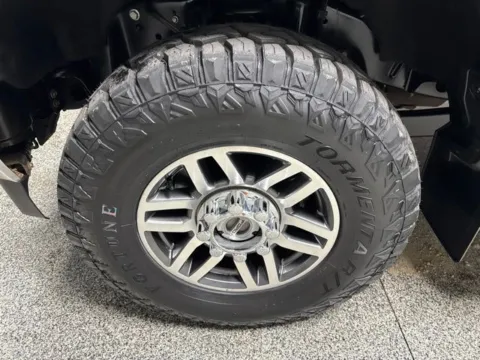 More photos of 2019 Ford F-250SD Lariat at Seay Motors, KY