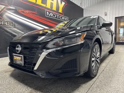 Photos of 2025 Nissan Altima 2.5 SV for sale in Mayfield, KY at Seay Motors