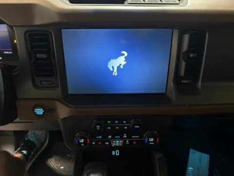 More photos of 2024 Ford Bronco Outer Banks at Seay Motors, KY