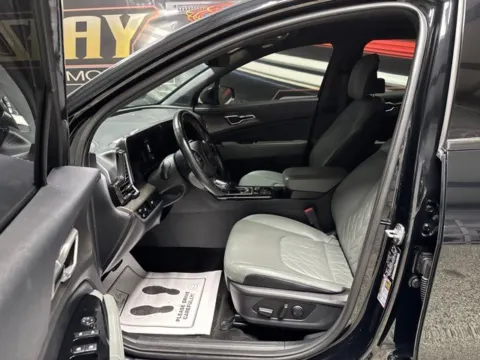More photos of 2023 Kia Sportage X-Line at Seay Motors, KY