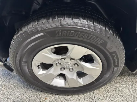 More photos of 2022 Ram 1500 Big Horn/Lone Star at Seay Motors, KY