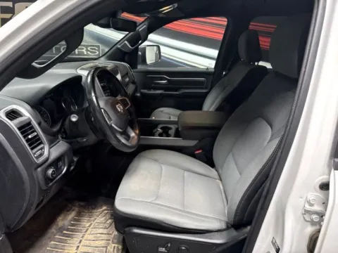 More photos of 2022 Ram 1500 Big Horn/Lone Star at Seay Motors, KY