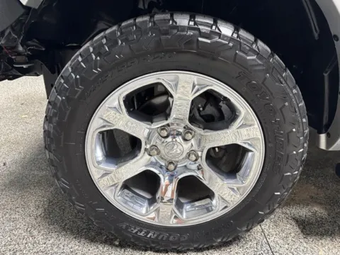 More photos of 2017 Ram 1500 Laramie at Seay Motors, KY