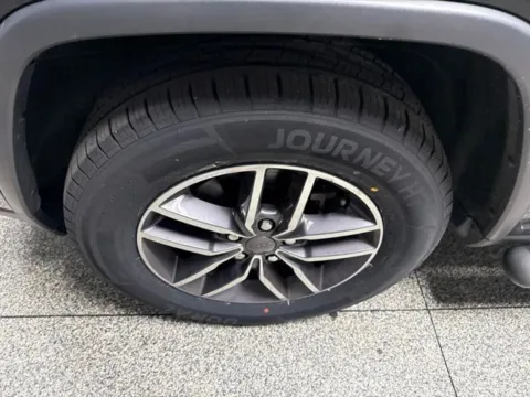 Another view of 2019 Jeep Grand Cherokee Limited for sale in Mayfield, KY at Seay Motors