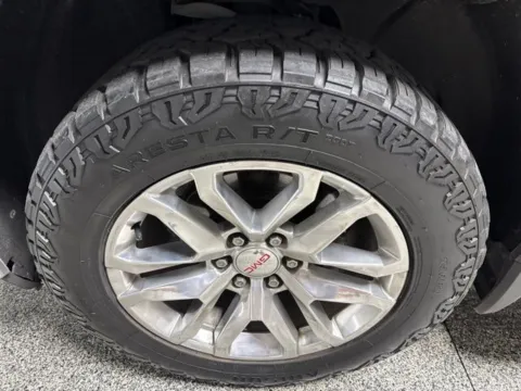 Another view of 2021 GMC Sierra 1500 SLT for sale in Mayfield, KY at Seay Motors