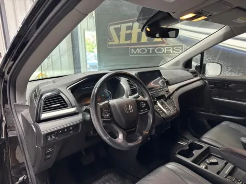 More photos of 2022 Honda Odyssey Touring at Seay Motors, KY