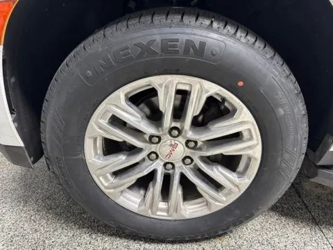 Another view of 2022 GMC Yukon XL SLT for sale in Mayfield, KY at Seay Motors