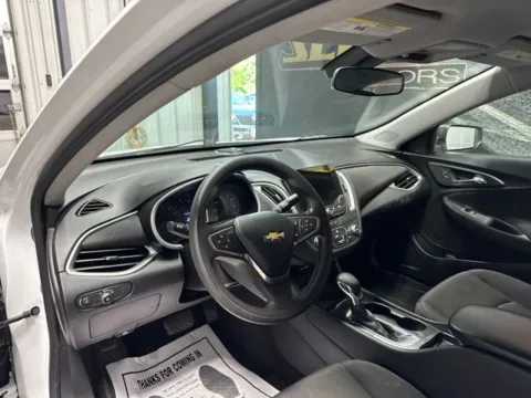 More photos of 2022 Chevrolet Malibu LS at Seay Motors, KY