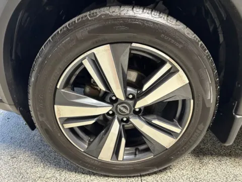 More photos of 2023 Nissan Rogue SL at Seay Motors, KY