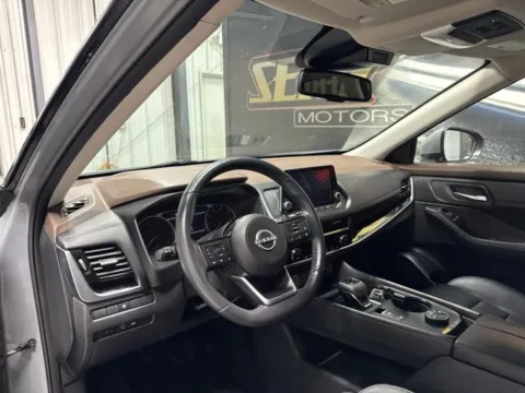 More photos of 2023 Nissan Rogue SL at Seay Motors, KY
