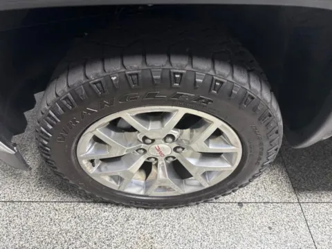 More photos of 2017 GMC Sierra 1500 SLT at Seay Motors, KY