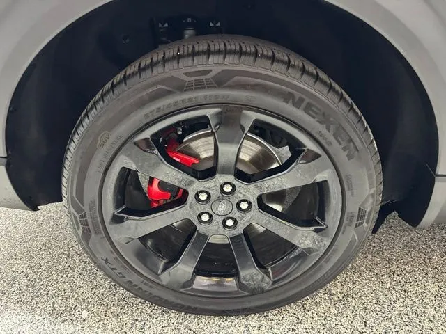 2023 Ford Explorer ST - Photo 22