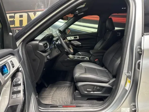 More photos of 2023 Ford Explorer ST at Seay Motors, KY
