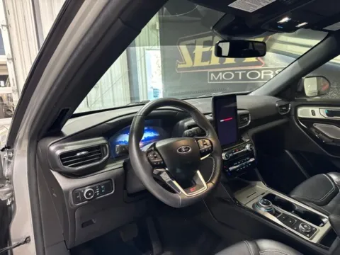 More photos of 2023 Ford Explorer ST at Seay Motors, KY