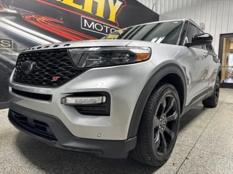 Photos of 2023 Ford Explorer ST for sale in Mayfield, KY at Seay Motors
