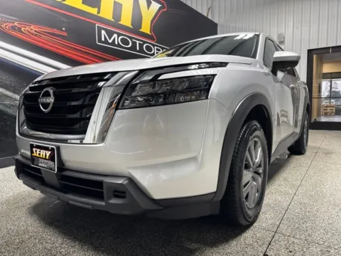 Photos of 2024 Nissan Pathfinder SV for sale in Mayfield, KY at Seay Motors