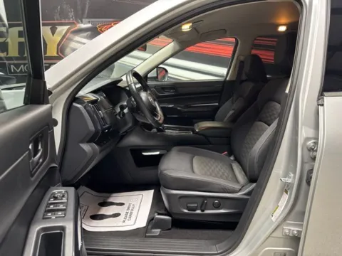 More photos of 2024 Nissan Pathfinder SV at Seay Motors, KY