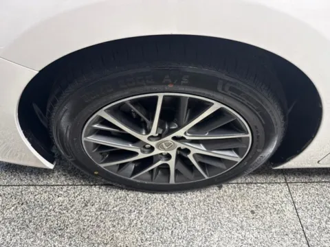 More photos of 2018 Lexus ES 350 at Seay Motors, KY