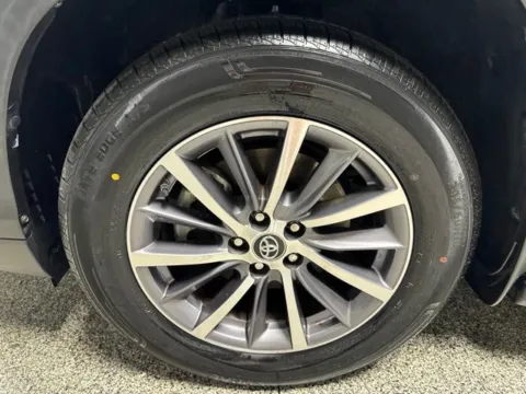 Another view of 2019 Toyota Highlander XLE for sale in Mayfield, KY at Seay Motors