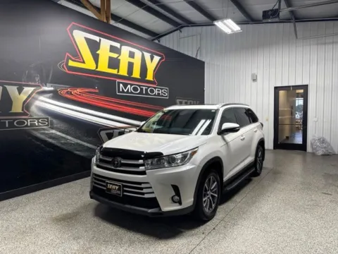 White 2019 Toyota Highlander XLE for sale in Mayfield, KY