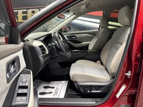 More photos of 2023 Nissan Rogue SV at Seay Motors, KY