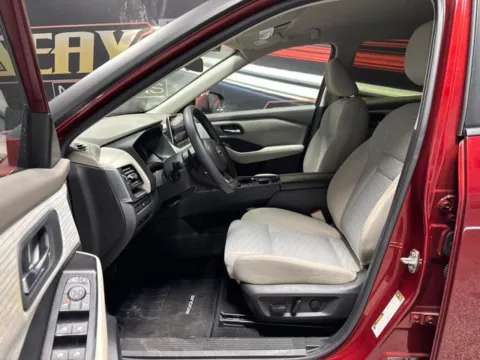 More photos of 2023 Nissan Rogue SV at Seay Motors, KY