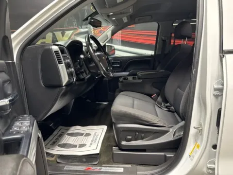 More photos of 2018 Chevrolet Silverado 1500 LT at Seay Motors, KY